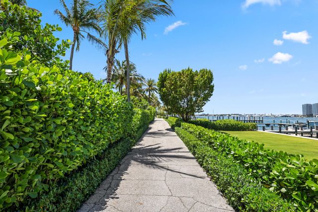 246 Merrain Road, Palm Beach, FL 33480