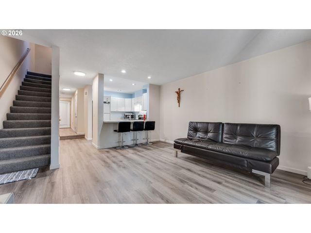 13949 BEAVERCREEK Rd 126, Oregon City, OR 97045