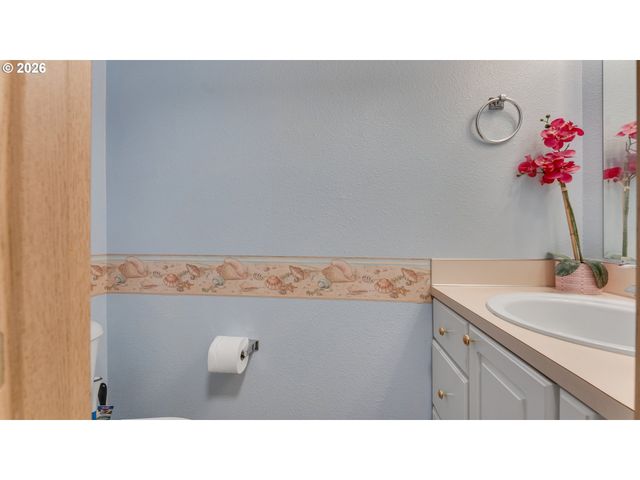13949 BEAVERCREEK Rd 126, Oregon City, OR 97045
