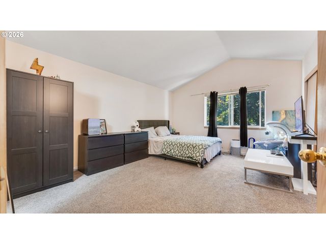 13949 BEAVERCREEK Rd 126, Oregon City, OR 97045