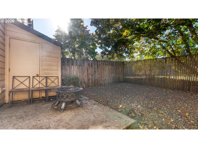 13949 BEAVERCREEK Rd 126, Oregon City, OR 97045