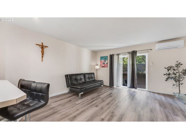 13949 BEAVERCREEK Rd 126, Oregon City, OR 97045