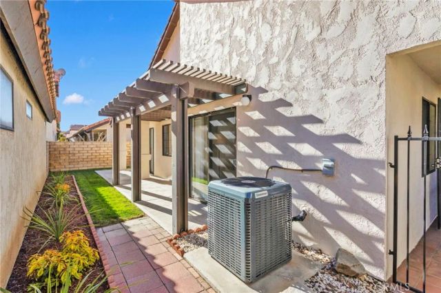 19265 Pine Way, Apple Valley, CA 92308