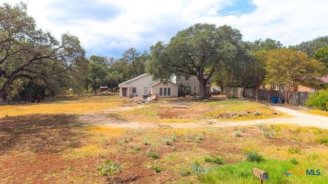 933 Fredericksburg Road, New Braunfels, TX 78130