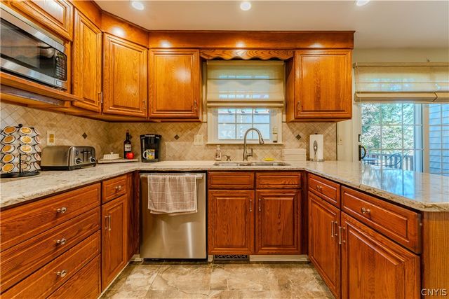 8327 Summit Cedar Lane, Clay, NY 13090