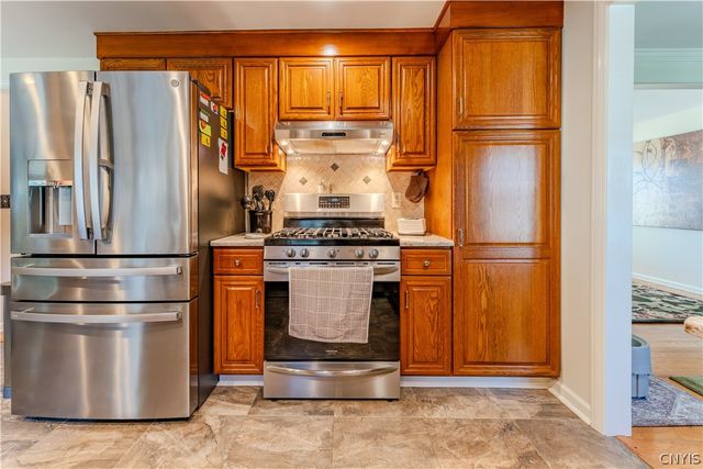 8327 Summit Cedar Lane, Clay, NY 13090
