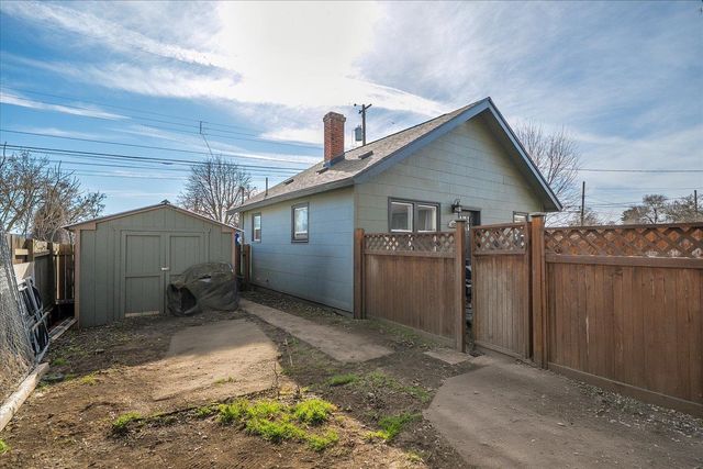 1420 E Bridgeport Ave, Spokane, WA 99207