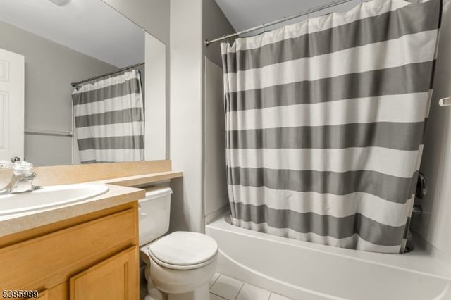 284 Rainbow Way, Lopatcong Twp., NJ 08865