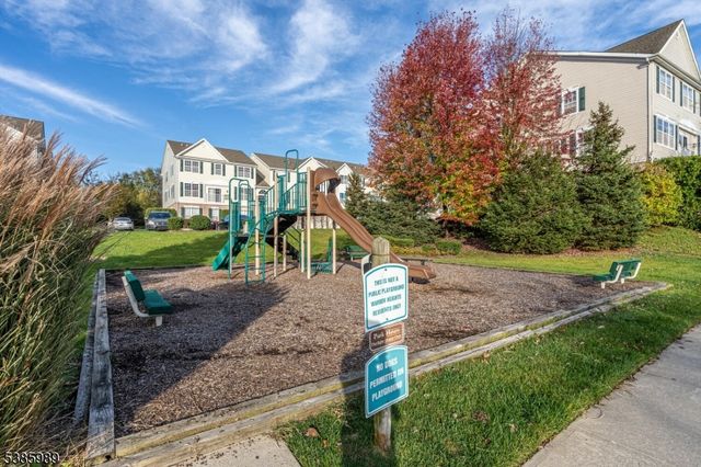 284 Rainbow Way, Lopatcong Twp., NJ 08865