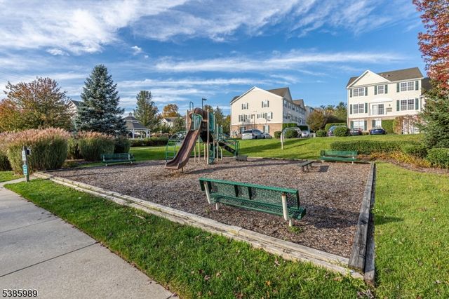 284 Rainbow Way, Lopatcong Twp., NJ 08865