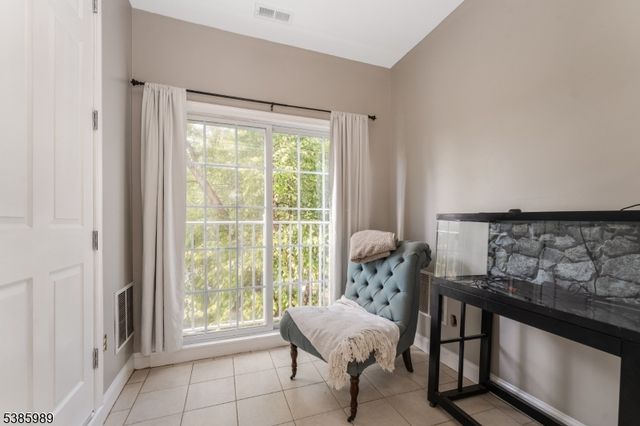 284 Rainbow Way, Lopatcong Twp., NJ 08865