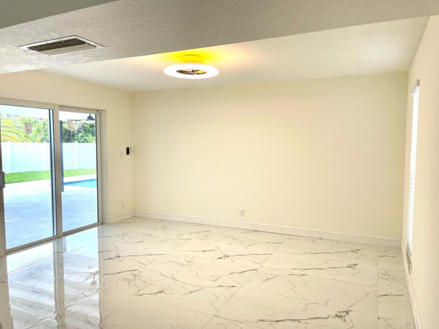 1101 NW 5TH Avenue, Boca Raton, FL 33432