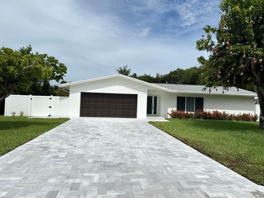 1101 NW 5TH Avenue, Boca Raton, FL 33432