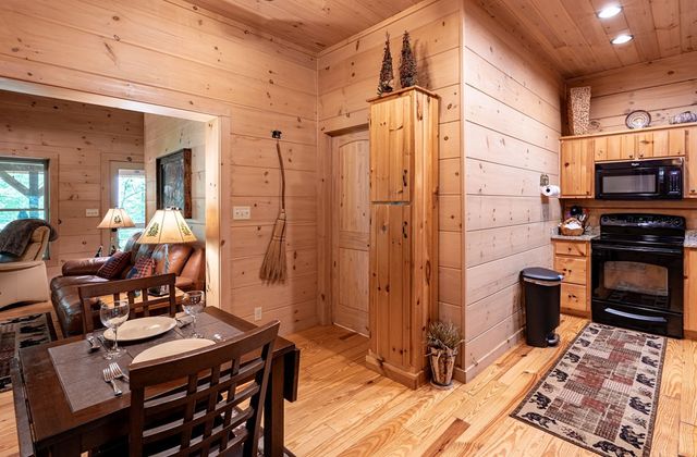 94 Bear Creek Cove, Topton, NC 28781