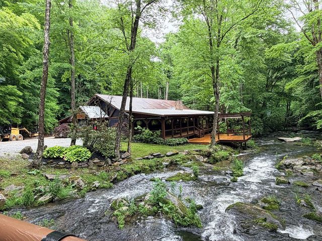 94 Bear Creek Cove, Topton, NC 28781