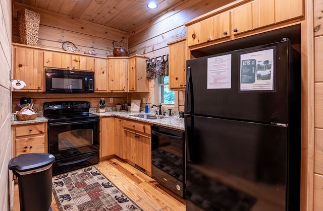 94 Bear Creek Cove, Topton, NC 28781