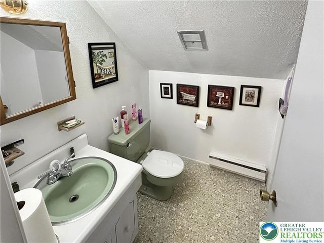 8252 Natures Drive, Coolbaugh Twp, PA 18466