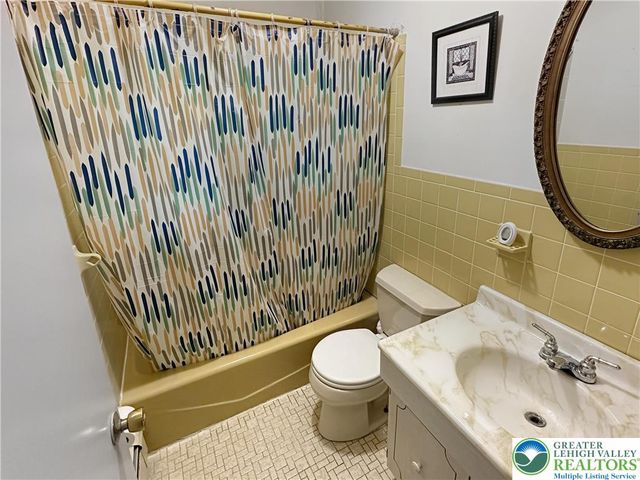 8252 Natures Drive, Coolbaugh Twp, PA 18466
