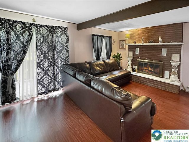 8252 Natures Drive, Coolbaugh Twp, PA 18466
