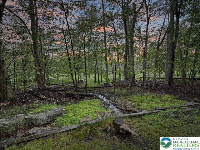 8252 Natures Drive, Coolbaugh Twp, PA 18466