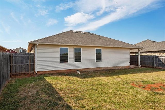 11105 NW 98th Street, Yukon, OK 73099