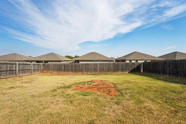 11105 NW 98th Street, Yukon, OK 73099