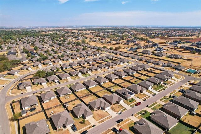 11105 NW 98th Street, Yukon, OK 73099