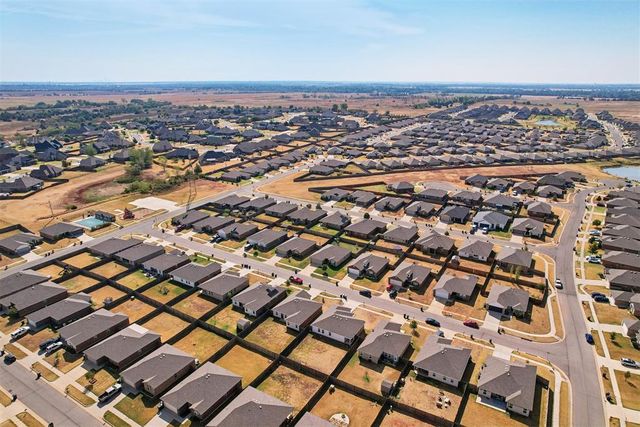11105 NW 98th Street, Yukon, OK 73099