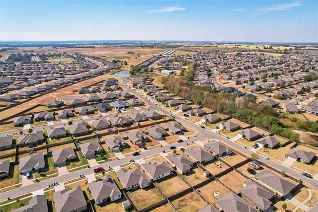 11105 NW 98th Street, Yukon, OK 73099