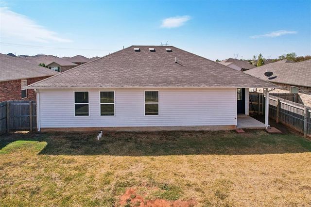11105 NW 98th Street, Yukon, OK 73099