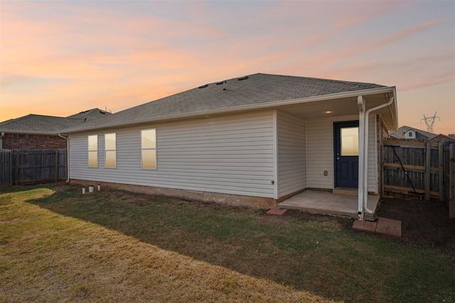 11105 NW 98th Street, Yukon, OK 73099