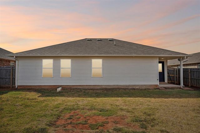 11105 NW 98th Street, Yukon, OK 73099