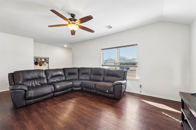 11105 NW 98th Street, Yukon, OK 73099