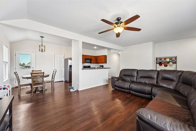 11105 NW 98th Street, Yukon, OK 73099