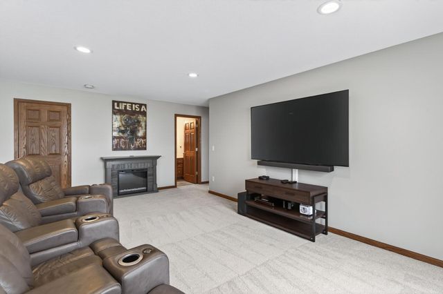 1581 Christie Place, Saint Paul, MN 55106