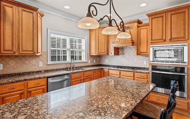 5403 Effieham Street, Oak Ridge, NC 27310