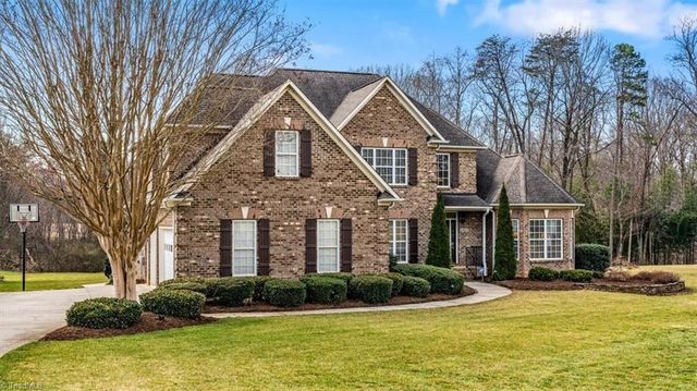 5403 Effieham Street, Oak Ridge, NC 27310