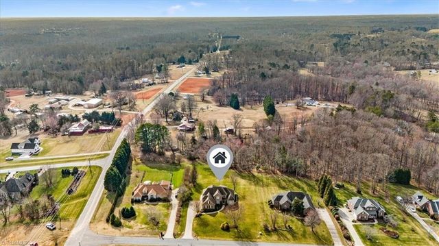 5403 Effieham Street, Oak Ridge, NC 27310