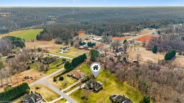 5403 Effieham Street, Oak Ridge, NC 27310