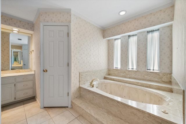 1812 Rollingwood Court, Bedford, TX 76021