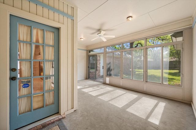 1812 Rollingwood Court, Bedford, TX 76021