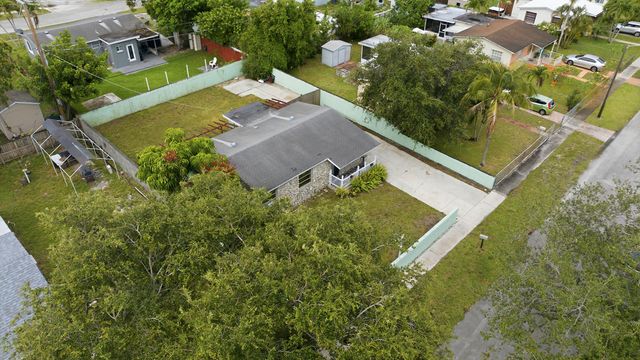 6404 Oak Street, Hollywood, FL 33024