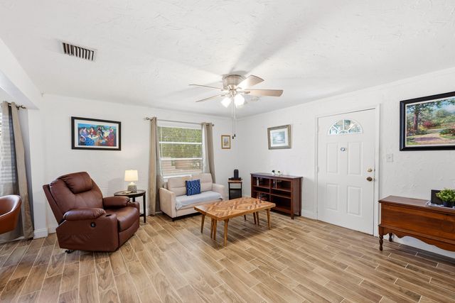 6404 Oak Street, Hollywood, FL 33024