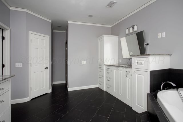 2205 S Julian Boulevard, Amarillo, TX 79102