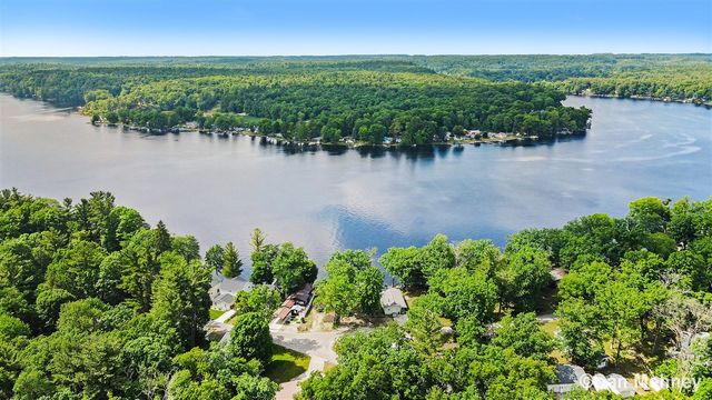 5539 Front Street, Newaygo, MI 49337
