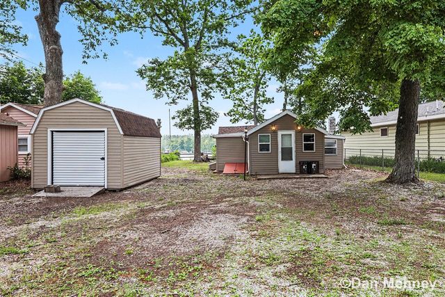 5539 Front Street, Newaygo, MI 49337