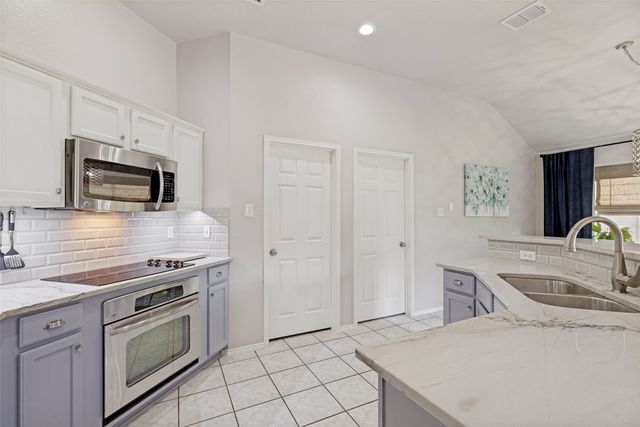10606 Stone Falls Lane, Frisco, TX 75035