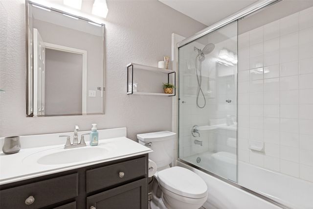 10606 Stone Falls Lane, Frisco, TX 75035