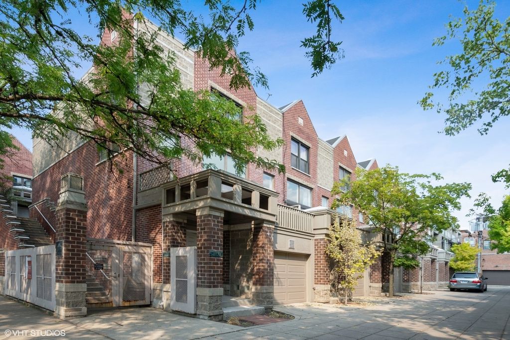 2757 N Wayne Avenue A, Chicago, IL 60614