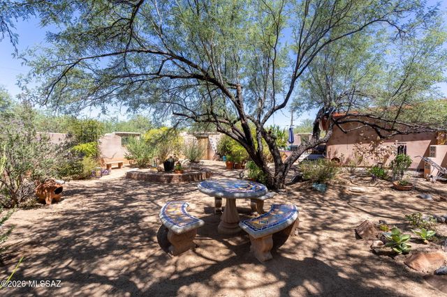 8625 N Mulberry Drive, Tucson, AZ 85704